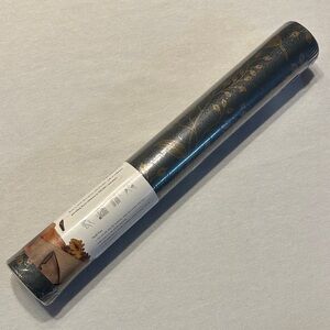 NWT, Heroad, Black and Gold Floral Vinyl Peel and Stick Wallpaper Roll